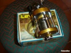 MOULINET ANCIEN "PENN 930" -Pêche Soldes 00003 MOULINET ANCIEN PENN 930