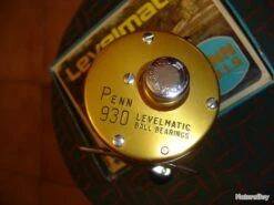MOULINET ANCIEN "PENN 930" -Pêche Soldes 00005 MOULINET ANCIEN PENN 930